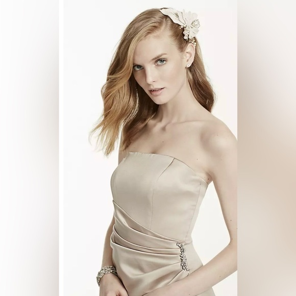 David’s Bridal Satin Gown with Side Drape & Brooch
STYLE# 8567 - Picture 5 of 6